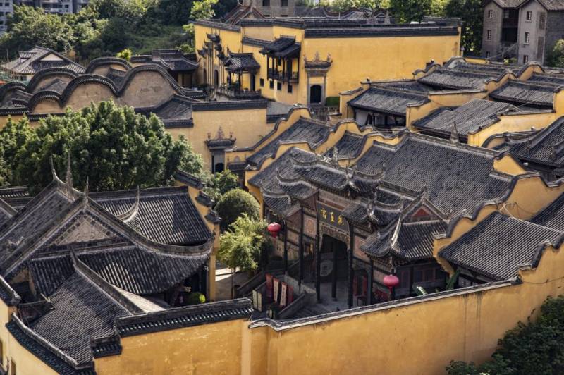 重庆洪崖洞旅游攻略（附近轻轨+最佳观看时间+图片）